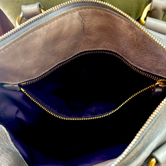 Miu Miu light grey Vitello large tote/crossbody bag - Picture 5 of 7